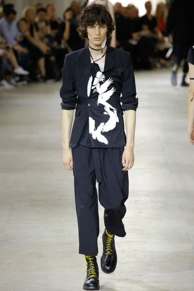 Look 38